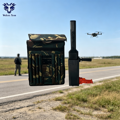 Comprar Supressor Portátil Anti-Drone Tipo Arma de Mochila com Classificação IP55 para Exterior, Jammer de Sinal UAE de Longo Alcance para Proteção de Perímetro de Segurança de Campo e Missões Anti-Drone de Emergência Fabricação em linha